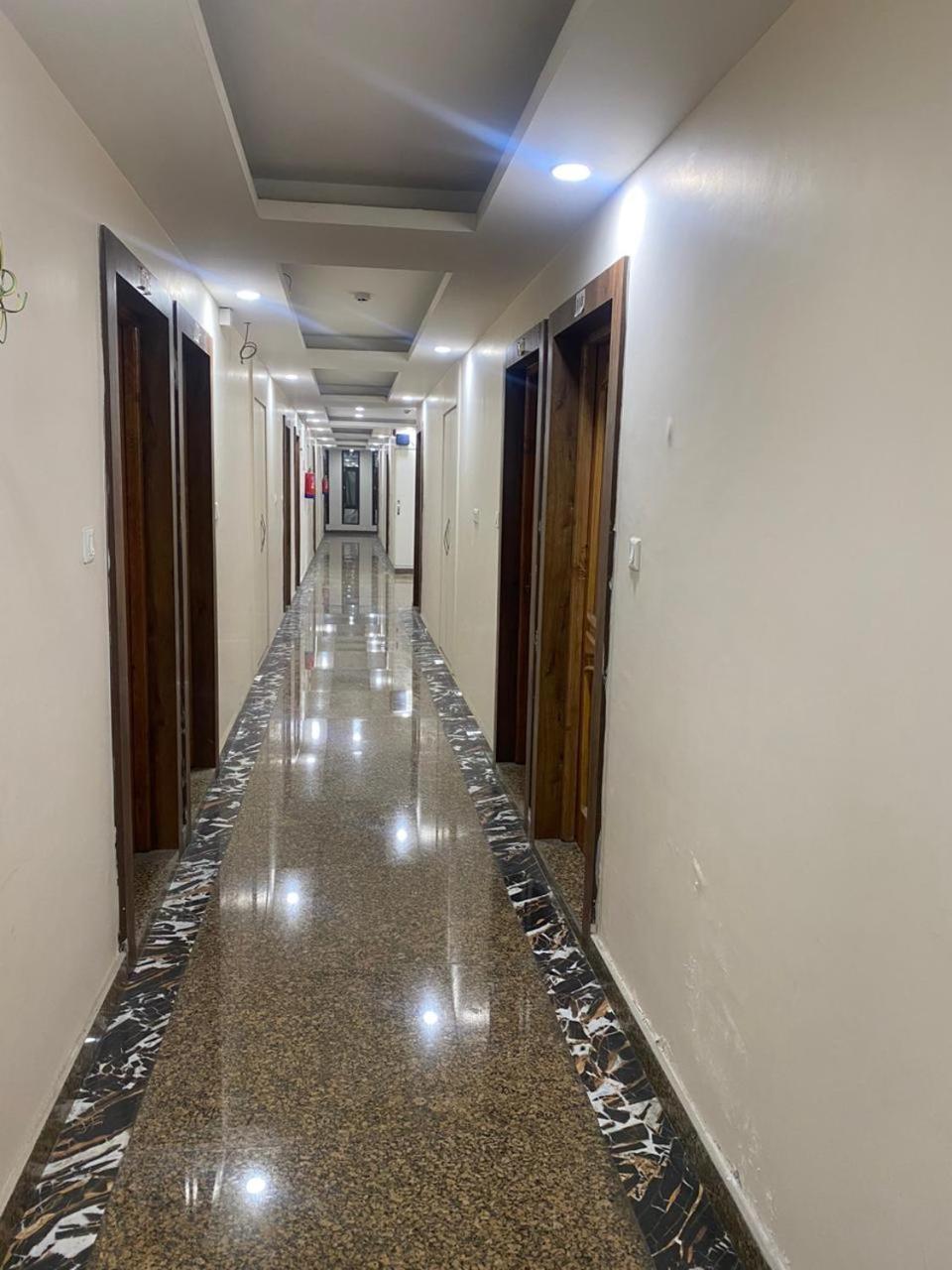 Hotel Zoon Dabb Srinagar Airport Kashmir Eksteriør billede