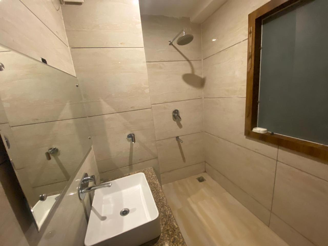 Hotel Zoon Dabb Srinagar Airport Kashmir Eksteriør billede