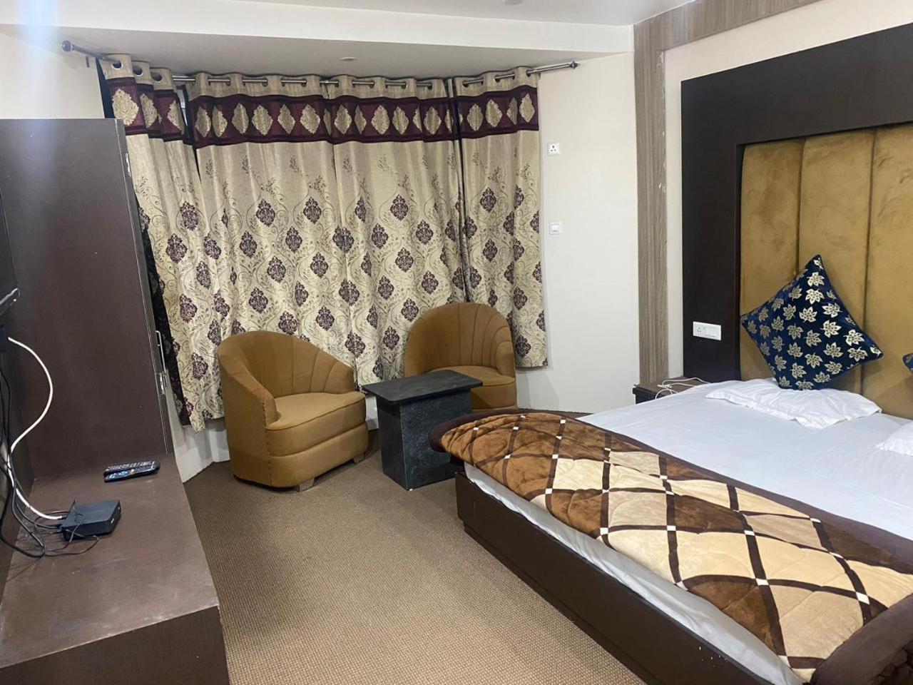 Hotel Zoon Dabb Srinagar Airport Kashmir Eksteriør billede