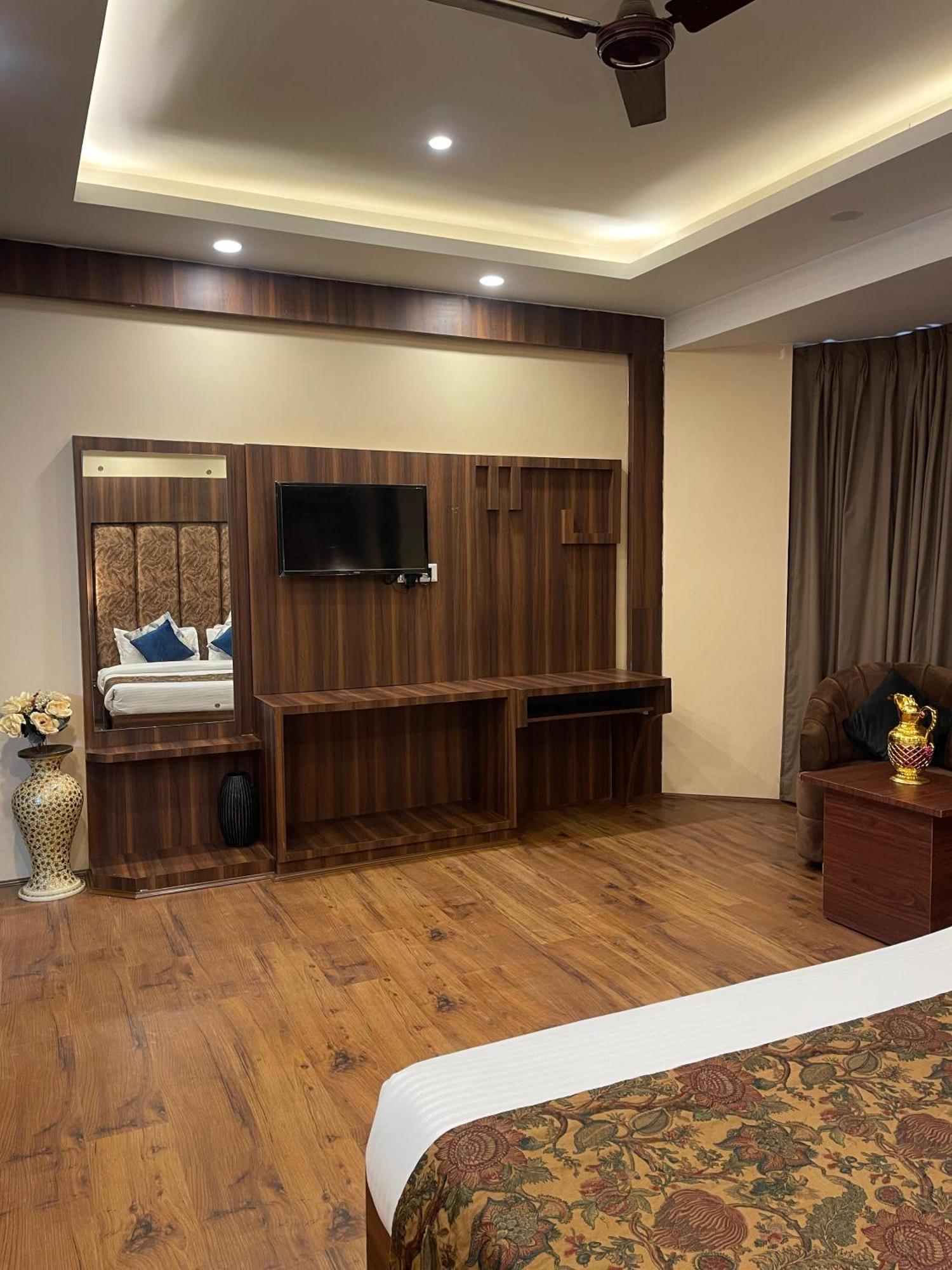 Hotel Zoon Dabb Srinagar Airport Kashmir Eksteriør billede