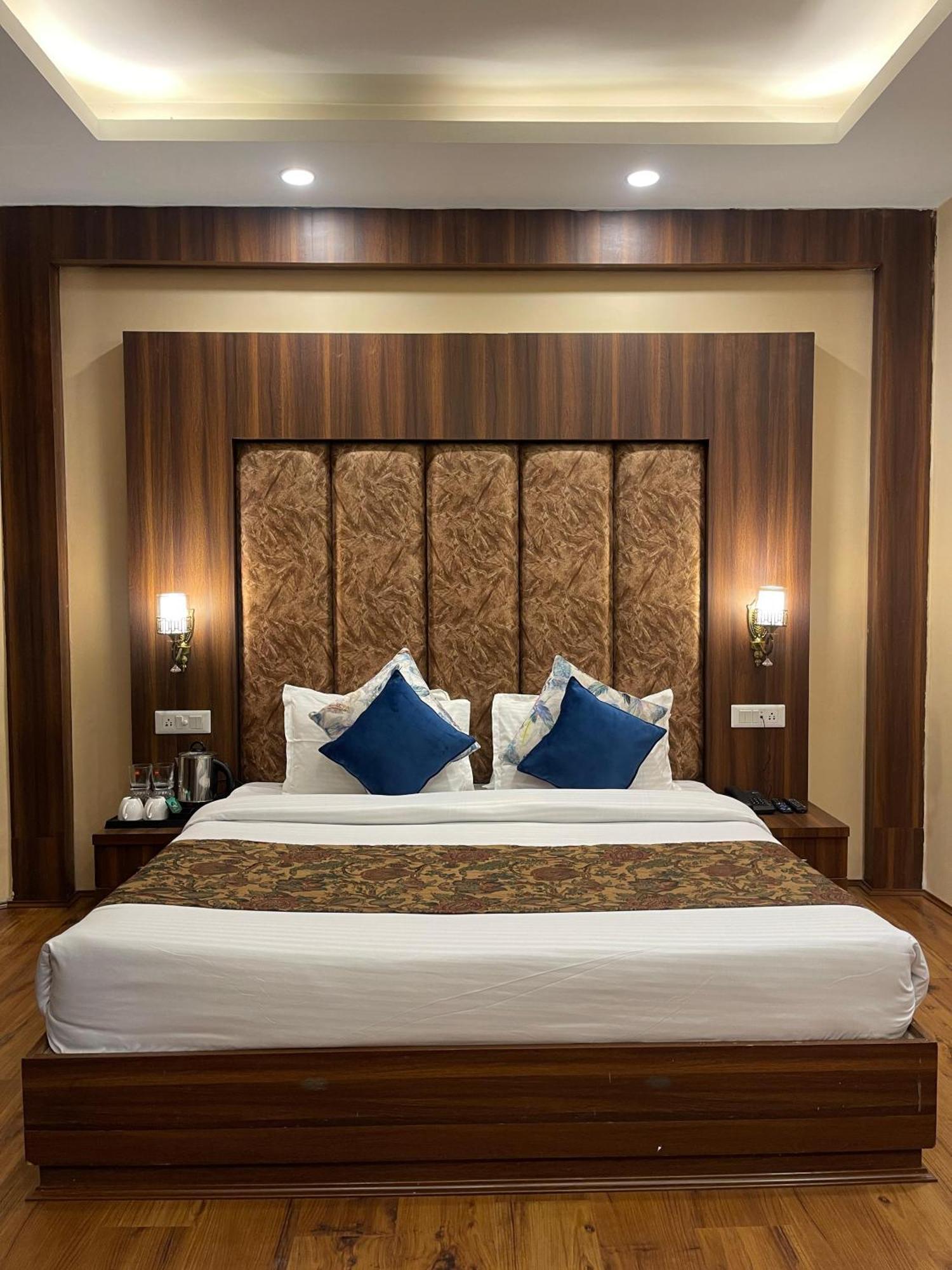 Hotel Zoon Dabb Srinagar Airport Kashmir Eksteriør billede