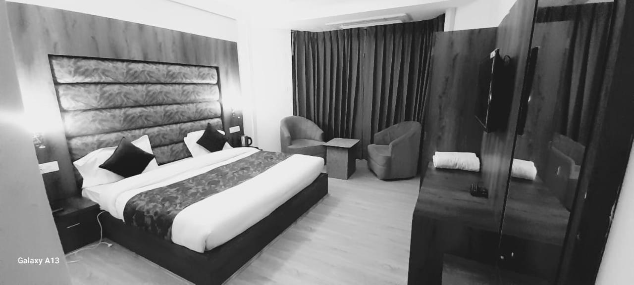 Hotel Zoon Dabb Srinagar Airport Kashmir Eksteriør billede