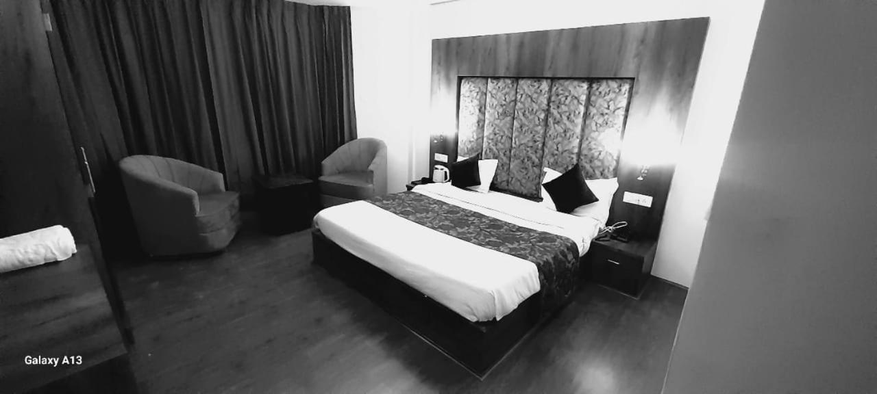 Hotel Zoon Dabb Srinagar Airport Kashmir Eksteriør billede