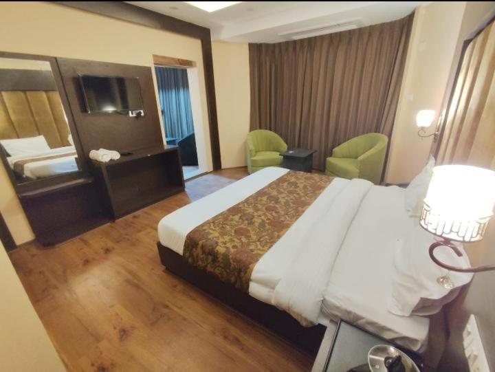 Hotel Zoon Dabb Srinagar Airport Kashmir Eksteriør billede